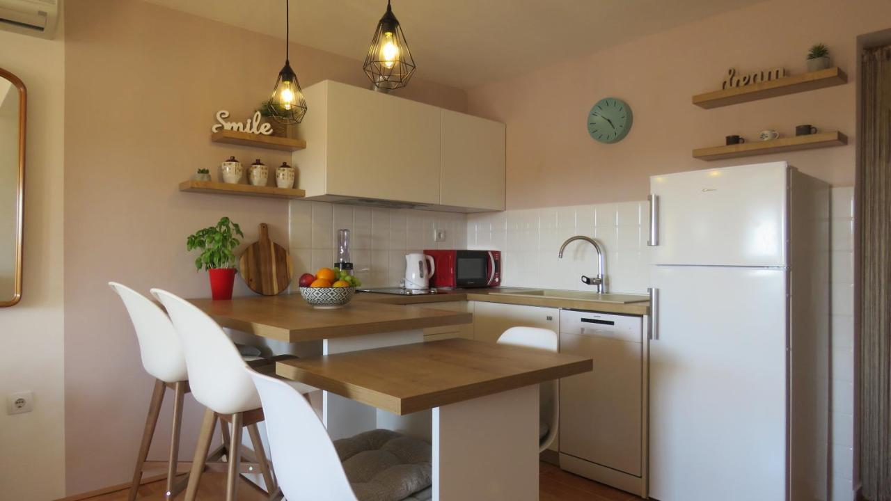 Outdoor Apartment Lina Баньоле Екстер'єр фото